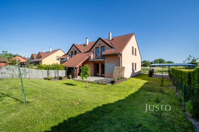 Prodej rodinného domu 141 m² s pozemkem 385 m² + terasa 7 m² + balkón 4 m²