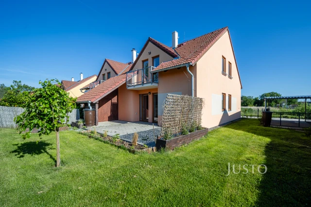 Prodej rodinného domu 141 m² s pozemkem 385 m² + terasa 7 m² + balkón 4 m²