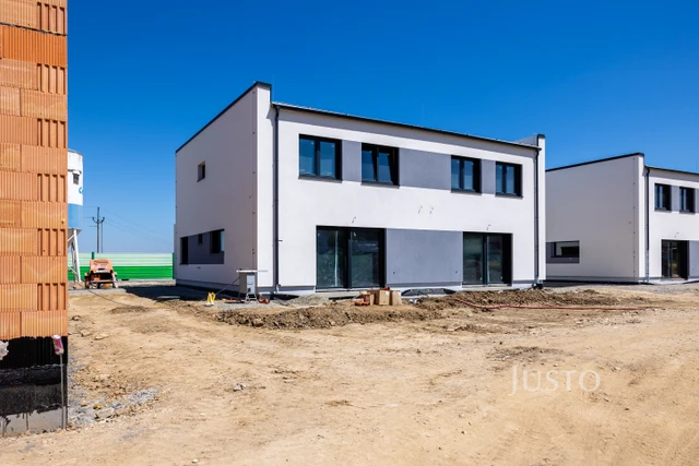 Prodej rodinného domu 123 m² s pozemkem 387 m² + terasa 23 m²