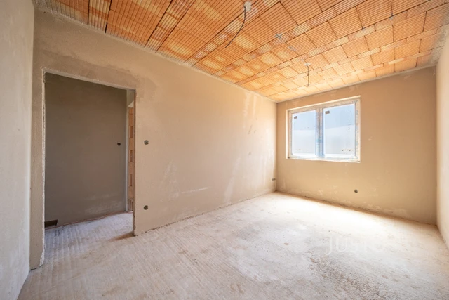 Prodej 5+kk 123 m² + zahrada 217 m² + terasa + parkování - SO.02-2
