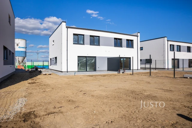 Prodej 5+kk 123 m² + zahrada 245 m² + terasa + parkování - SO.01-2