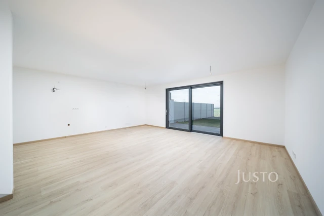 Prodej 5+kk 124 m² + zahrádka 80 m² + terasa 13 m² + parkování