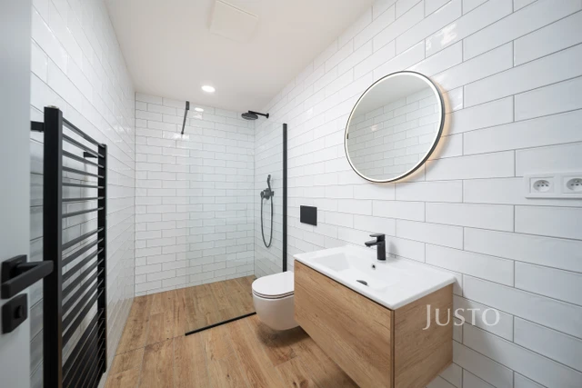 Prodej 5+kk 124 m² + zahrádka 80 m² + terasa 13 m² + parkování