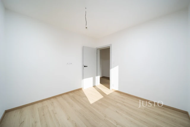Prodej 5+kk 124 m² + zahrádka 80 m² + terasa 13 m² + parkování