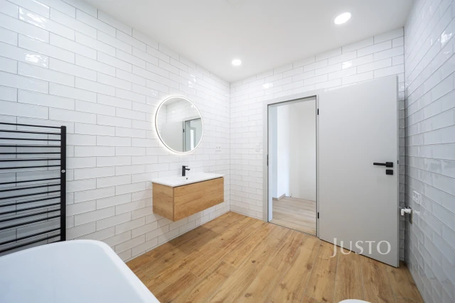 Prodej 5+kk 124 m² + zahrádka 80 m² + terasa 13 m² + parkování