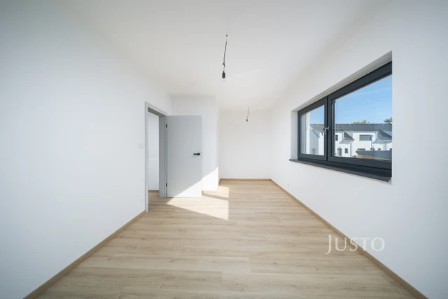 Prodej 5+kk 124 m² + zahrádka 80 m² + terasa 13 m² + parkování