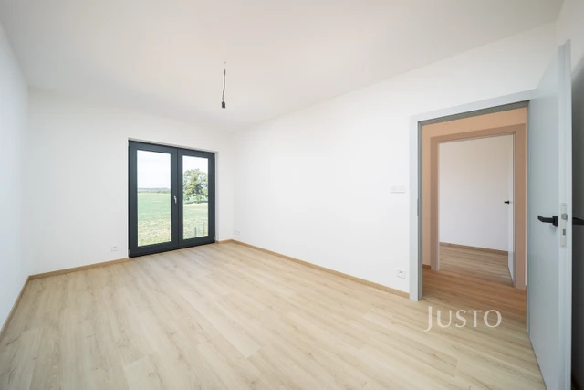 Prodej 5+kk 124 m² + zahrádka 80 m² + terasa 13 m² + parkování