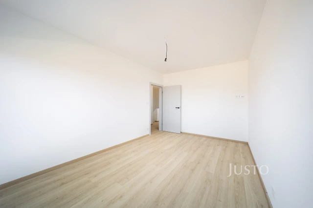Prodej 5+kk 124 m² + zahrádka 80 m² + terasa 13 m² + parkování