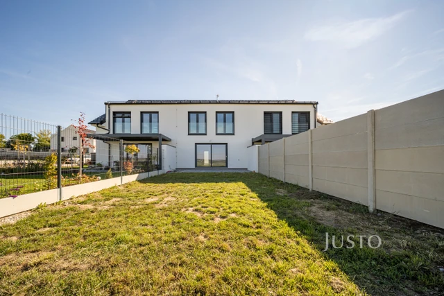 Prodej 5+kk 124 m² + zahrádka 80 m² + terasa 13 m² + parkování