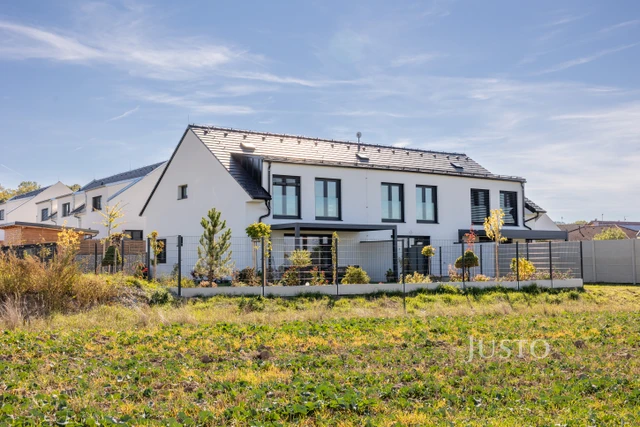 Prodej 5+kk 124 m² + zahrádka 80 m² + terasa 13 m² + parkování