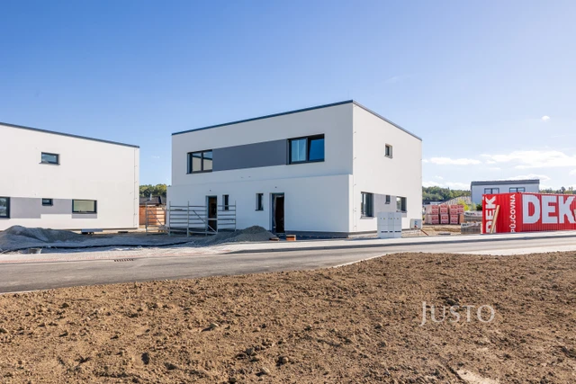 Prodej 5+kk 123 m² + zahrada 122 m² + terasa + parkování