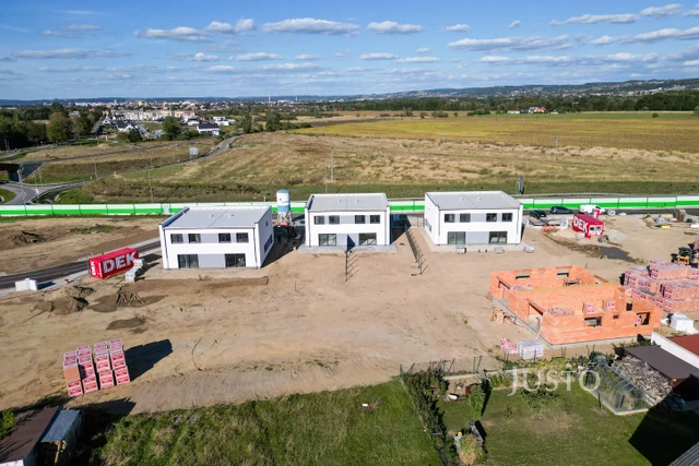 Prodej 5+kk 123 m² + zahrada 122 m² + terasa + parkování