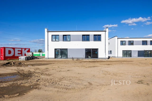 Prodej 5+kk 123 m² + zahrada 122 m² + terasa + parkování