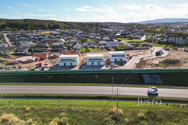 Prodej 5+kk 123 m² + zahrada 122 m² + terasa + parkování