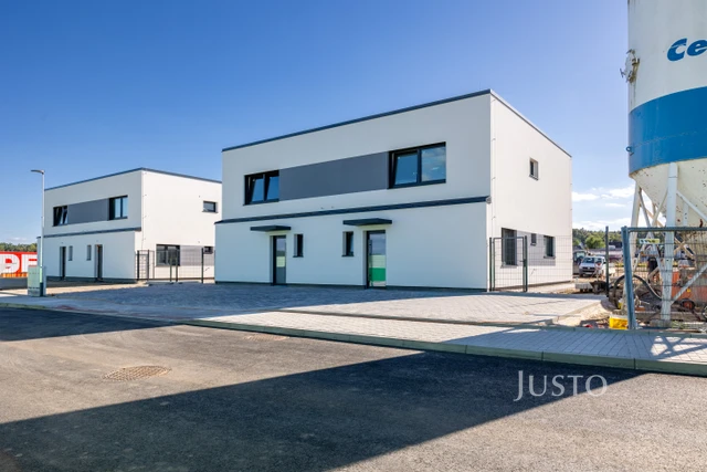 Prodej rodinného domu 123 m² s pozemkem 387 m² + terasa 23 m²