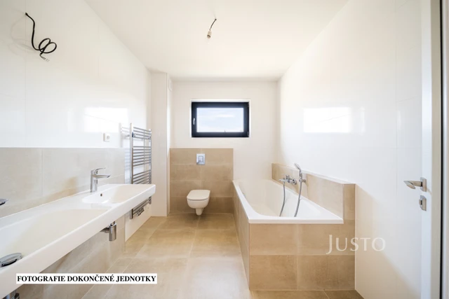 Prodej 5+kk 121 m² + zahrada 268 m² + terasa 14 m² + parkování