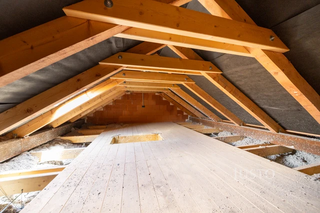 Prodej 5+kk 124 m² + zahrada 286 m² + terasa 13 m² + parkování