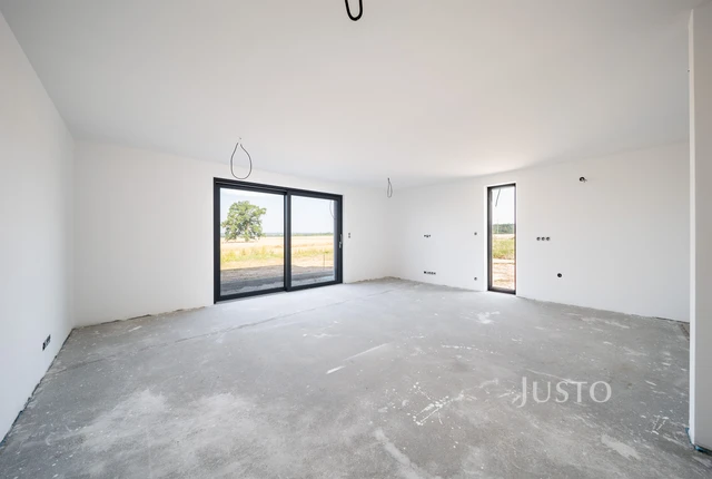 Prodej 5+kk 124 m² + zahrada 286 m² + terasa 13 m² + parkování