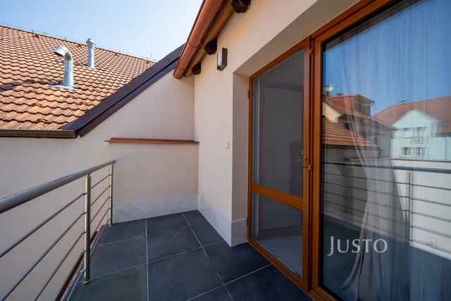 Pronájem 2+kk 55 m² + terasa 5 m²