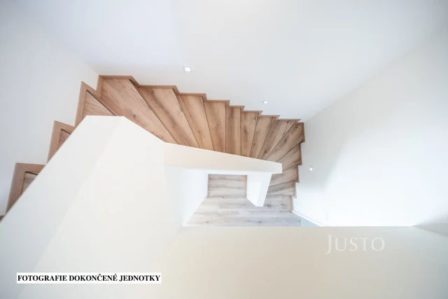 Prodej 5+kk 121 m² + zahrada 268 m² + terasa 14 m² + parkování