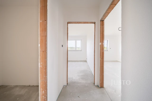 Prodej 5+kk 121 m² + zahrada 268 m² + terasa 14 m² + parkování