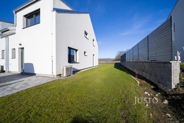 Prodej 5+kk 121 m² + zahrada 260 m² + terasa 14 m² + parkování