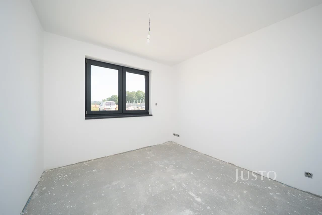 Prodej 5+kk 124 m² + zahrada 286 m² + terasa 13 m² + parkování