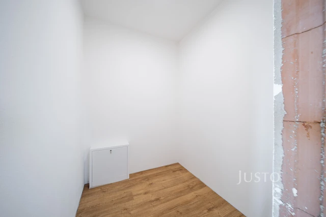 Prodej 5+kk 121 m² + zahrada 260 m² + terasa 14 m² + parkování