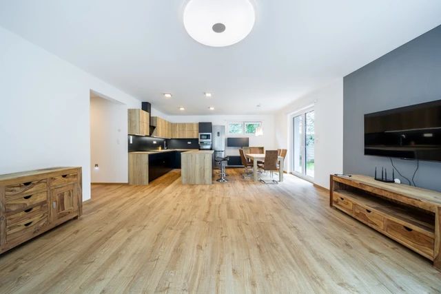 Pronájem rodinného domu 130 m² s pozemkem 779 m² + terasa 13 m²