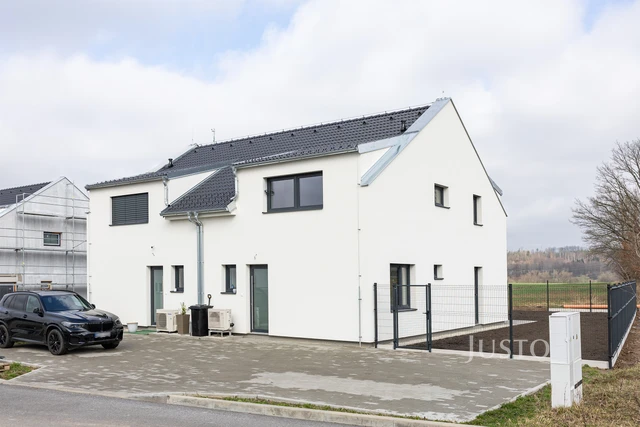 Prodej 5+kk 121 m² + zahrada 215 m² + terasa 14 m² + parkování