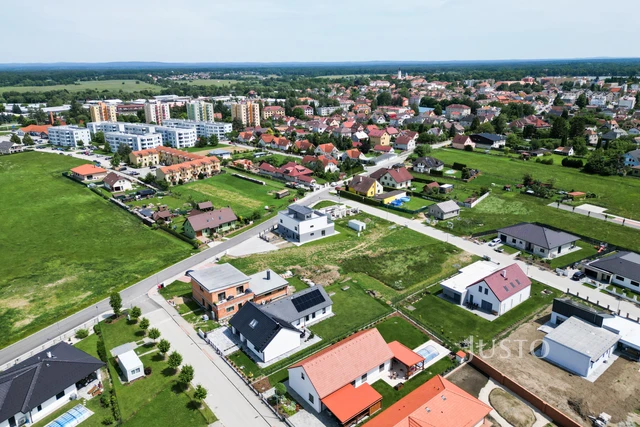 Prodej 5+kk 152 m² + zahrada 193 m² + terasa 81 m² + parkování