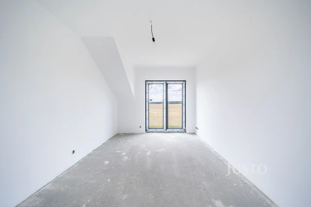 Prodej 5+kk 124 m² + zahrada 453 m² + terasa 13 m² + parkování