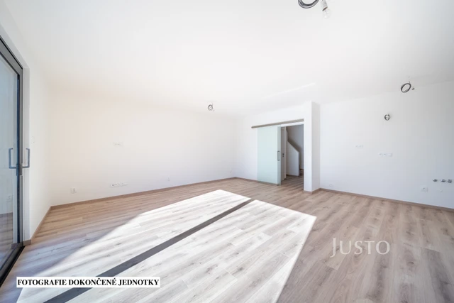 Prodej 5+kk 121 m² + zahrada 268 m² + terasa 14 m² + parkování
