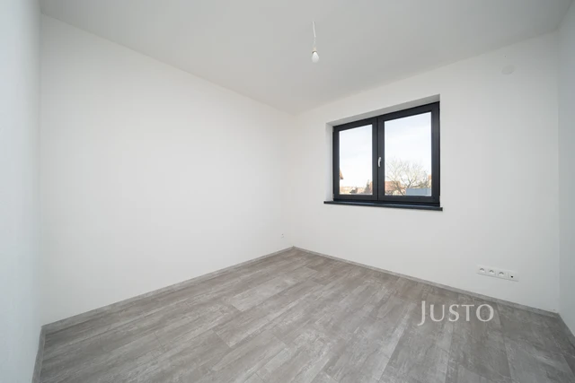 Prodej 5+kk 152 m² + zahrada 272 m² + terasa 81 m² + parkování