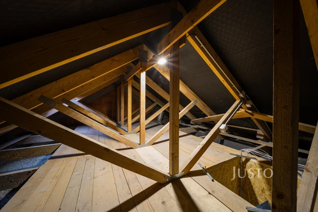 Prodej 5+kk 121 m² + zahrada 215 m² + terasa 14 m² + parkování