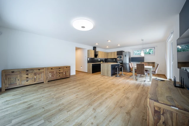 Pronájem rodinného domu 130 m² s pozemkem 779 m² + terasa 13 m²