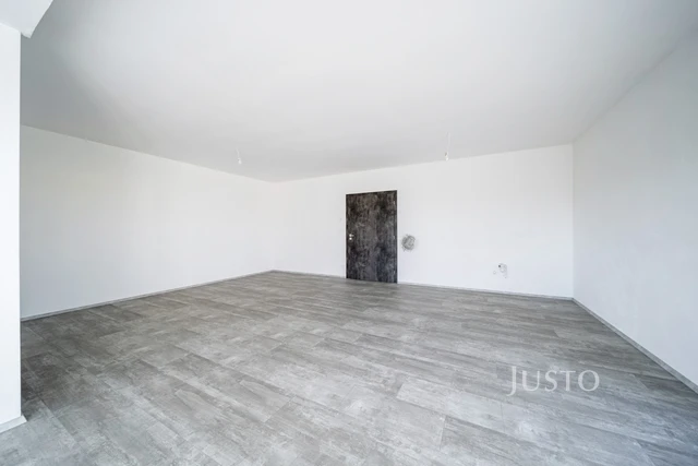 Prodej 5+kk 152 m² + zahrada 272 m² + terasa 81 m² + parkování