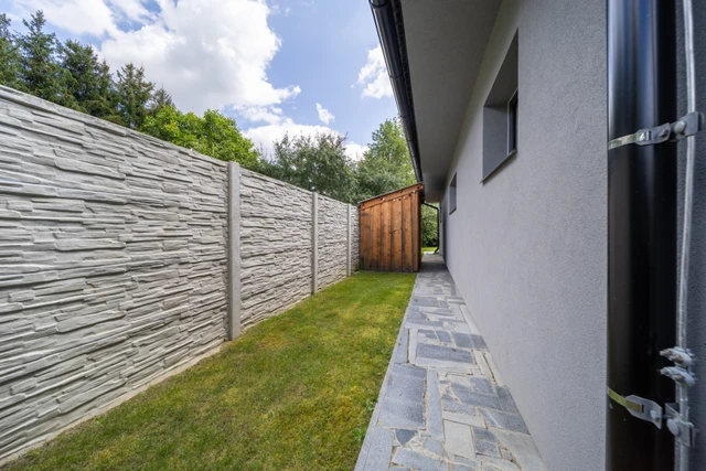 Pronájem rodinného domu 130 m² s pozemkem 779 m² + terasa 13 m²