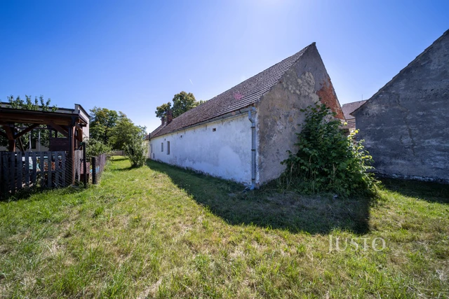 Prodej rodinného domu 223 m² s pozemkem 2440 m²