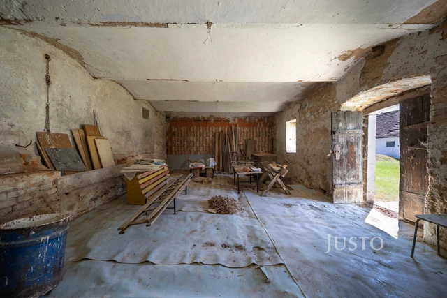 Prodej rodinného domu 223 m² s pozemkem 2440 m²