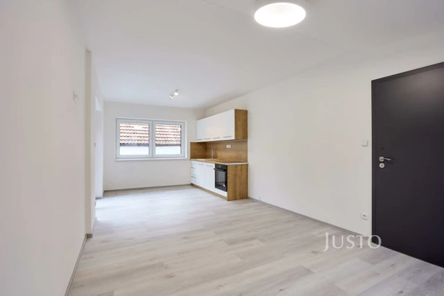 Pronájem 2+kk 48 m² + terasa 11 m²