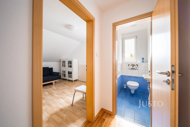 Prodej rodinného domu 185 m² s pozemkem 1180 m² + terasa 16 m² + balkón 1 m²