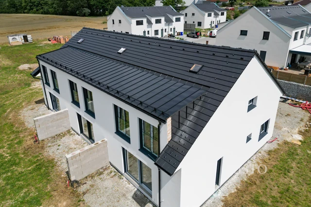 Prodej 5+kk 124 m² + zahrada 453 m² + terasa 13 m² + parkování