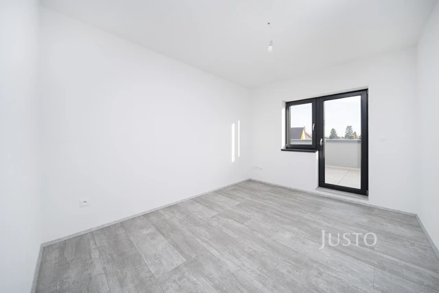 Prodej 5+kk 152 m² + zahrada 272 m² + terasa 81 m² + parkování