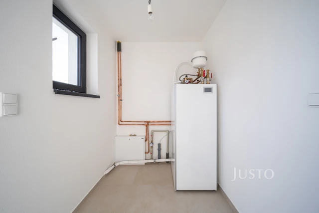 Prodej 5+kk 121 m² + zahrada 215 m² + terasa 14 m² + parkování