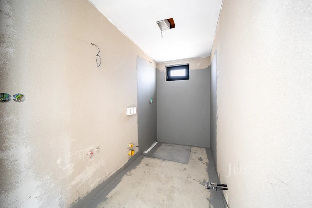 Prodej 5+kk 124 m² + zahrada 286 m² + terasa 13 m² + parkování