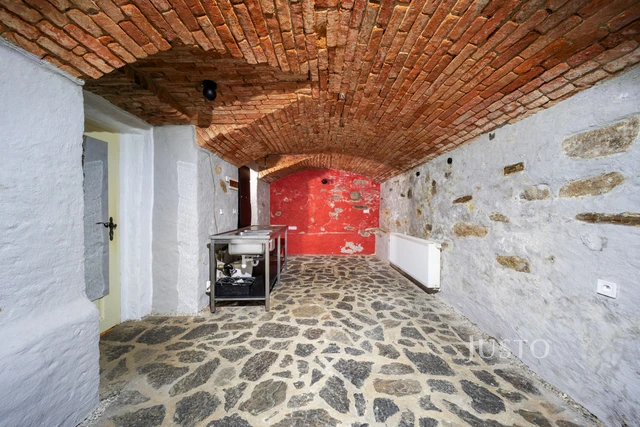 Prodej restaurace 48 m² s pozemkem 48 m²