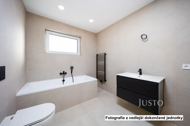 Prodej 5+kk 121 m² + zahrádka 70 m² + terasa 14 m² + parkování