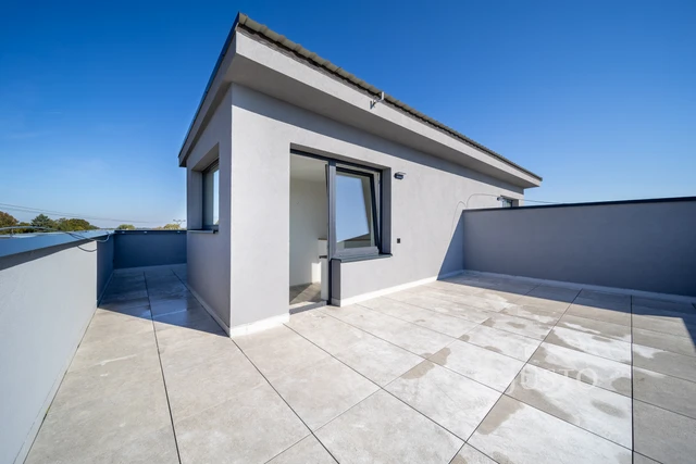 Prodej 5+kk 152 m² + zahrada 193 m² + terasa 81 m² + parkování