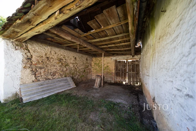 Prodej rodinného domu 223 m² s pozemkem 2440 m²